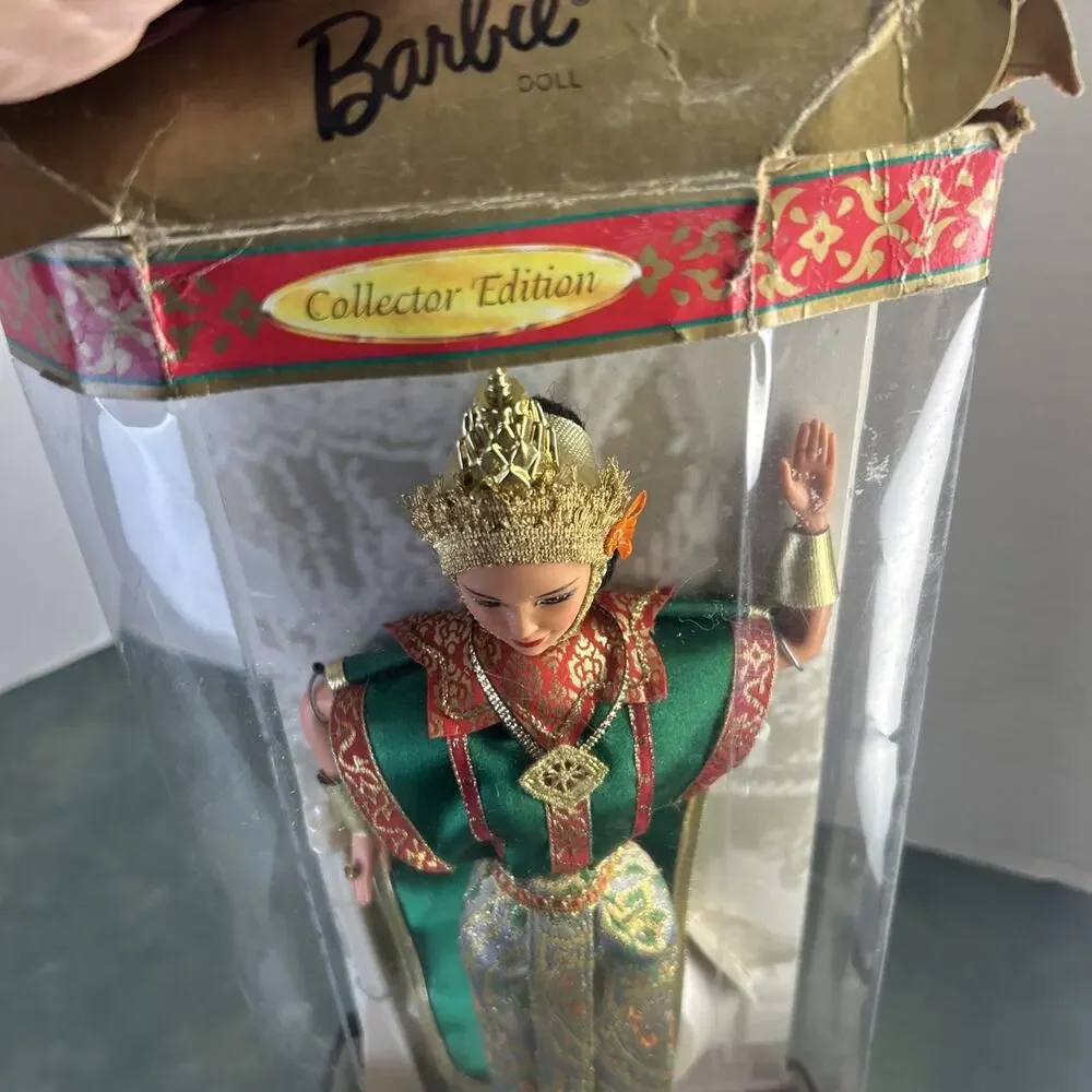 Thai Barbie Dolls of the World 1997 Mattel 18561 New In Damaged Box READ